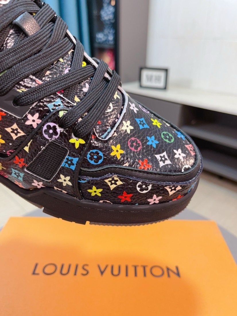 Louis Vuitton Multicolor Motif Low-Top Sneakers — detail