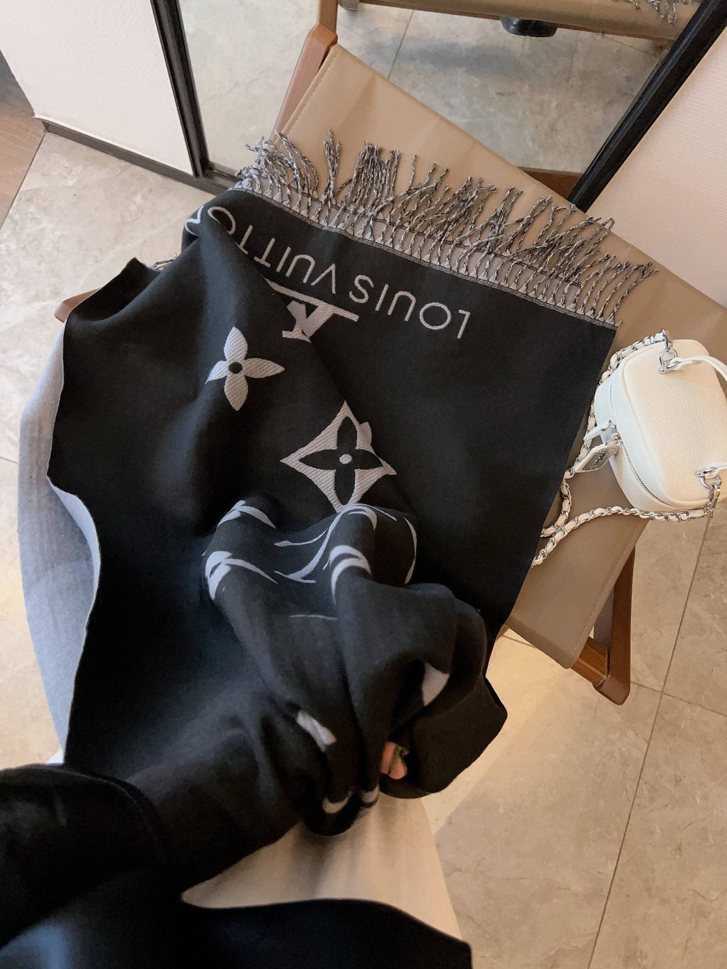 Louis Vuitton Fringed Monogram Scarf Shawl — detail
