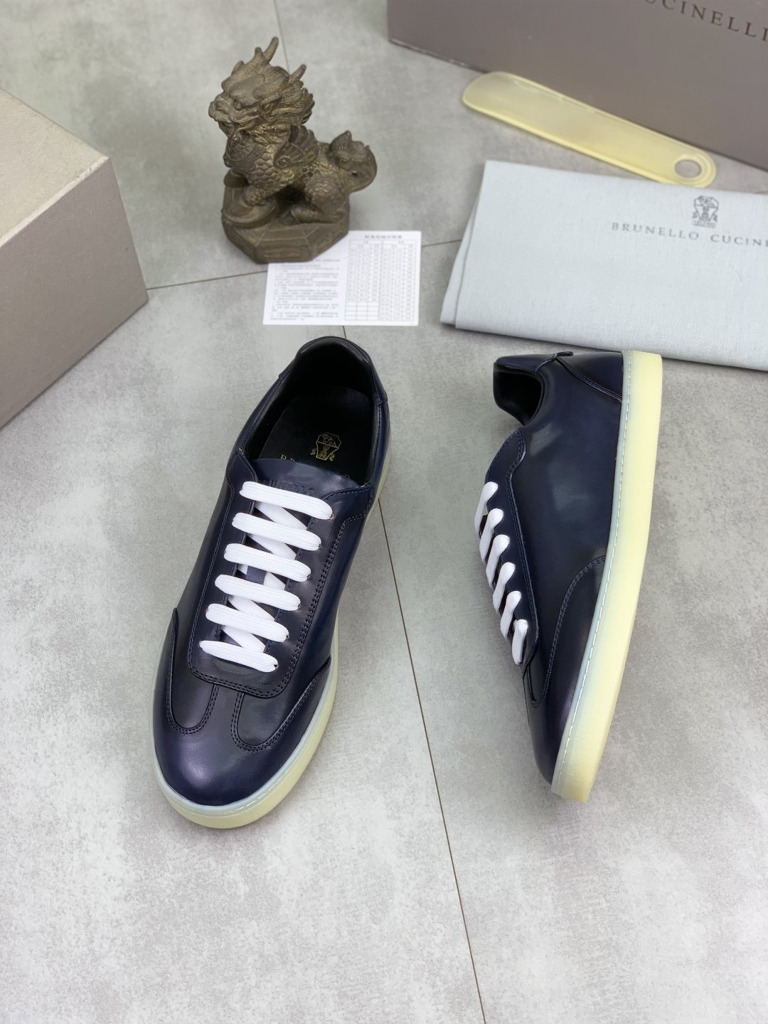 微商相册测试鞋子-Brunello Cucinelli Leather Low-Top Sneakers — side